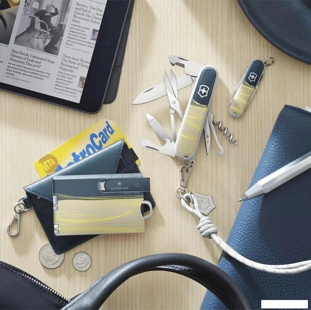 Мультитул Victorinox Companion New York Style 1.3909.E223