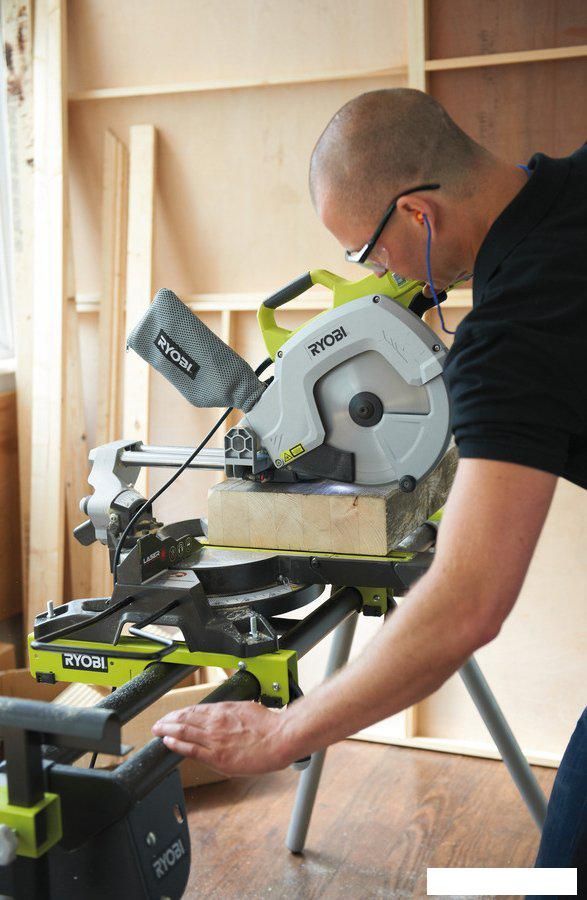 Торцовочная пила Ryobi EMS254L