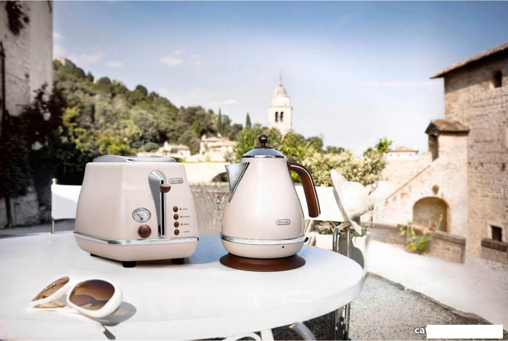 Электрический чайник DeLonghi KBOV 2001.BG