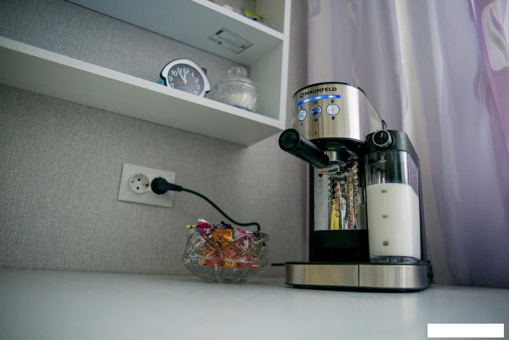 Рожковая кофеварка MAUNFELD MF-720S Pro