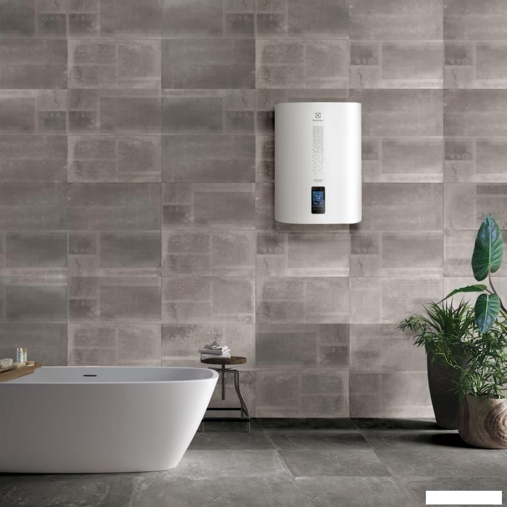 Накопительный электрический водонагреватель Electrolux EWH 30 SmartInverter