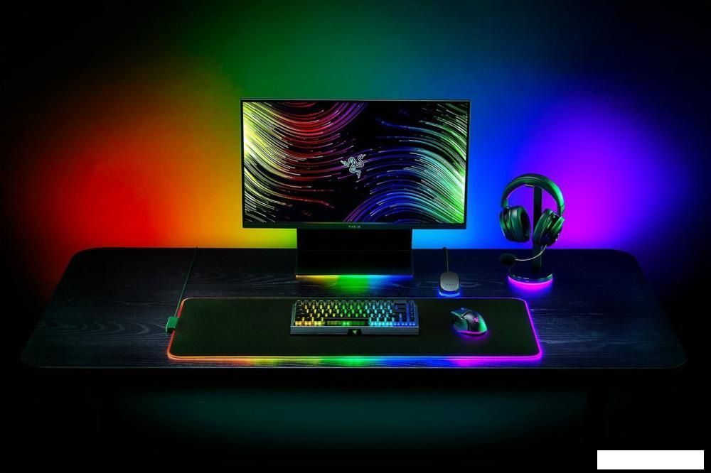 Коврик для стола Razer Strider Chroma
