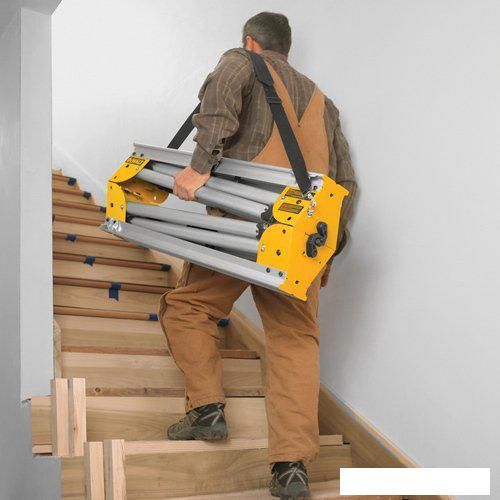 Торцовочная пила DeWalt DWS780