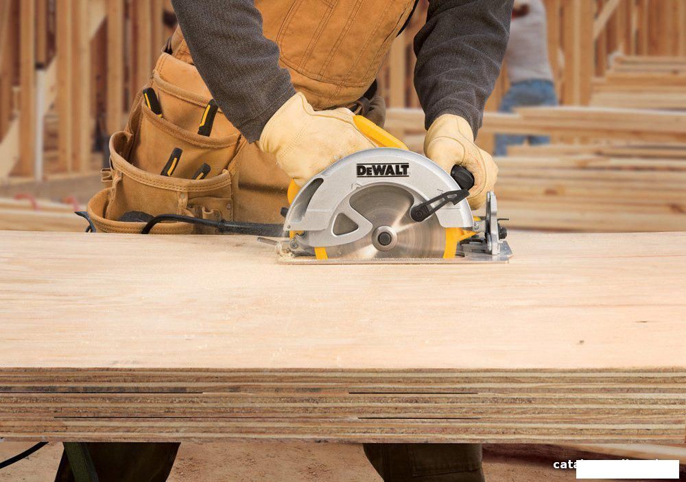 Дисковая (циркулярная) пила DeWalt DWE576K
