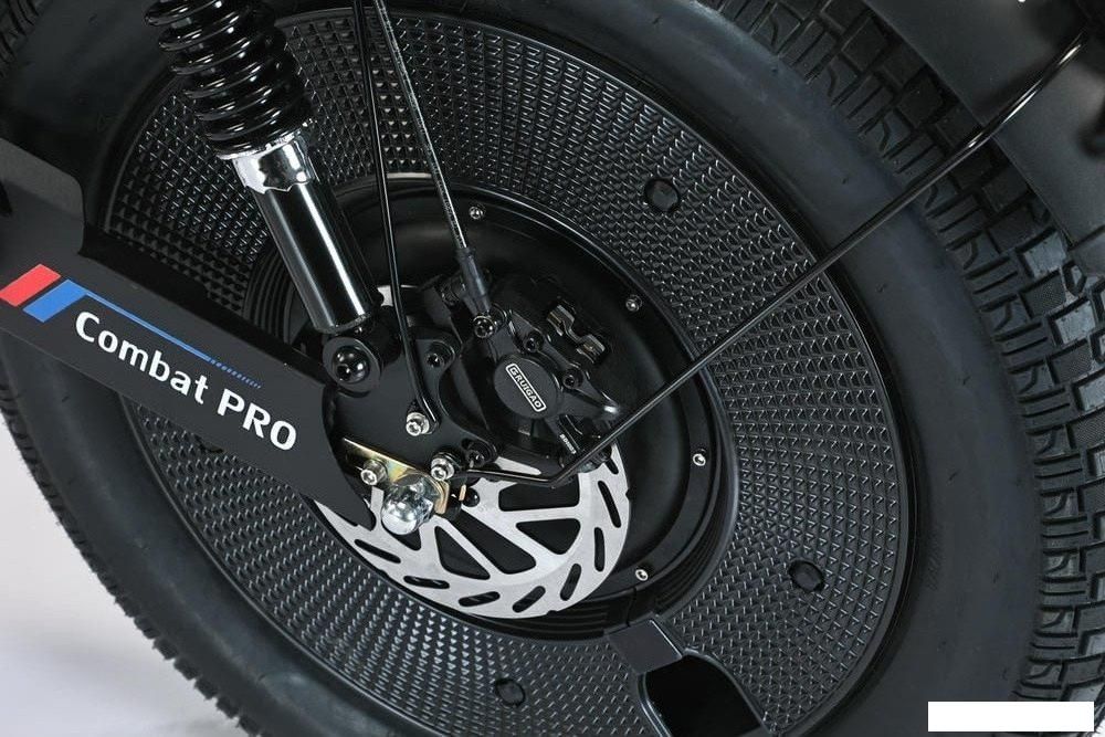 Электровелосипед Smart Balance Combat Pro 2025
