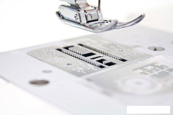 Электромеханическая швейная машина Janome EL-150