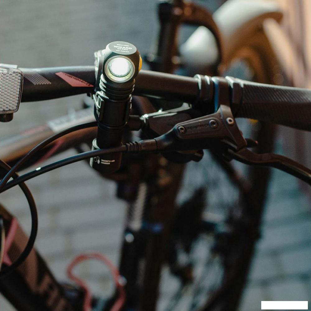 Фонарь Armytek Wizard C2 Pro Magnet USB XHP50.2 (теплый)