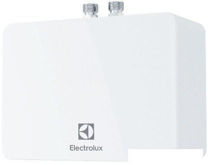 Проточный электрический водонагреватель Electrolux NP4 Aquatronic 2.0