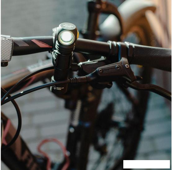 Фонарь Armytek Wizard C2 Pro Magnet USB XHP50.2 (белый)