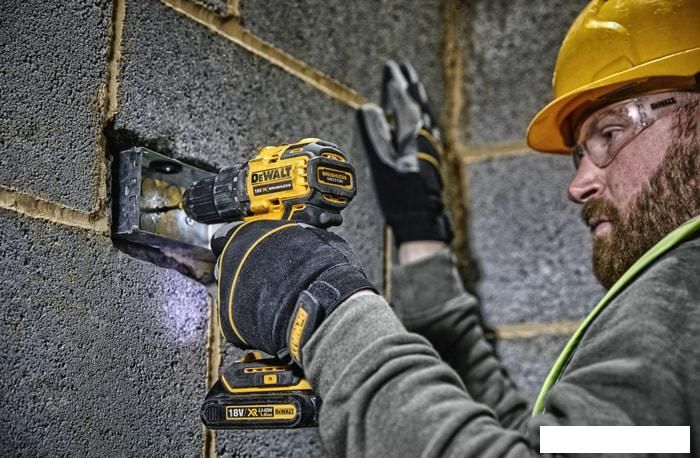 Дрель-шуруповерт DeWalt DCD708N-XJ (без АКБ)