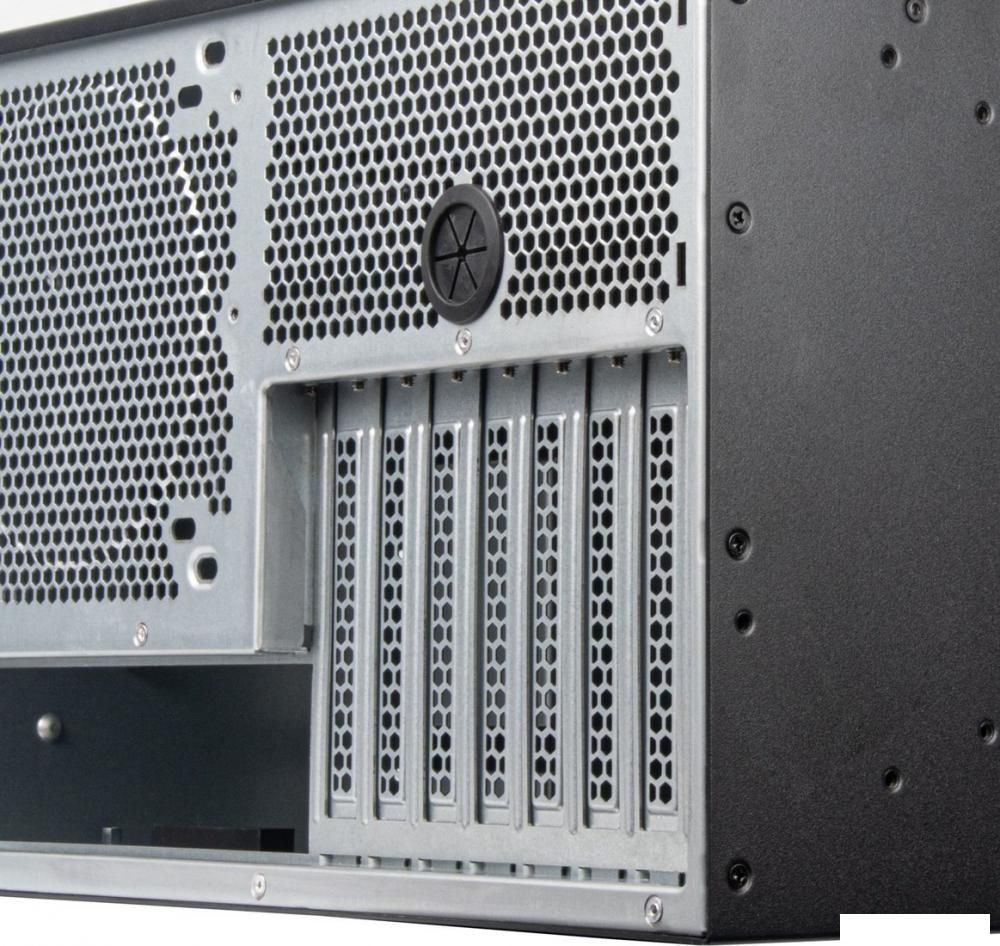 Корпус SilverStone RM51