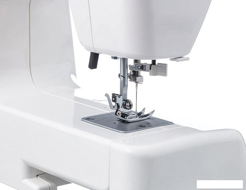 Электромеханическая швейная машина Janome XV-7