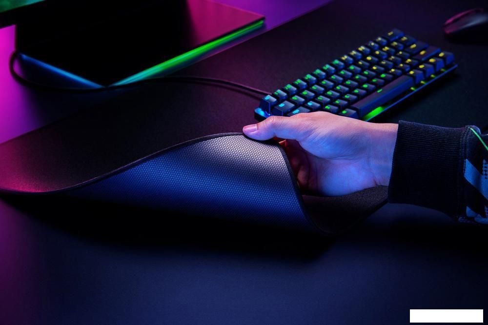 Коврик для стола Razer Strider XXL