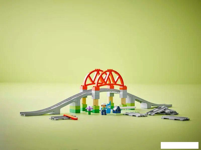 Конструктор LEGO Duplo Железнодорожный мост и пути 10426