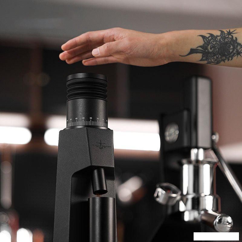 Электрическая кофемолка MHW-3BOMBER G6152B-OS