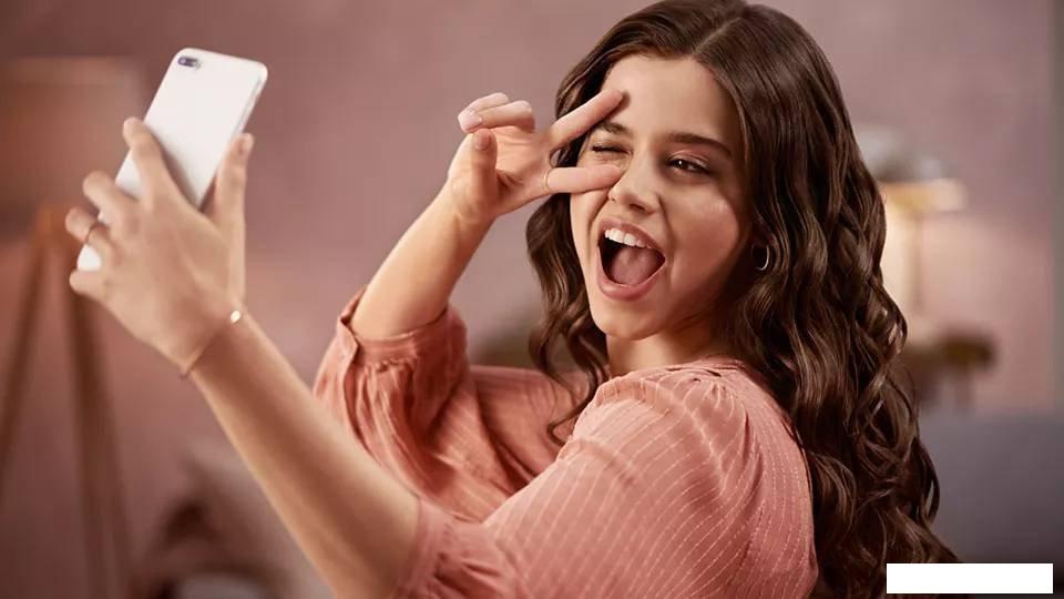 Фен-щетка Philips BHA301/00