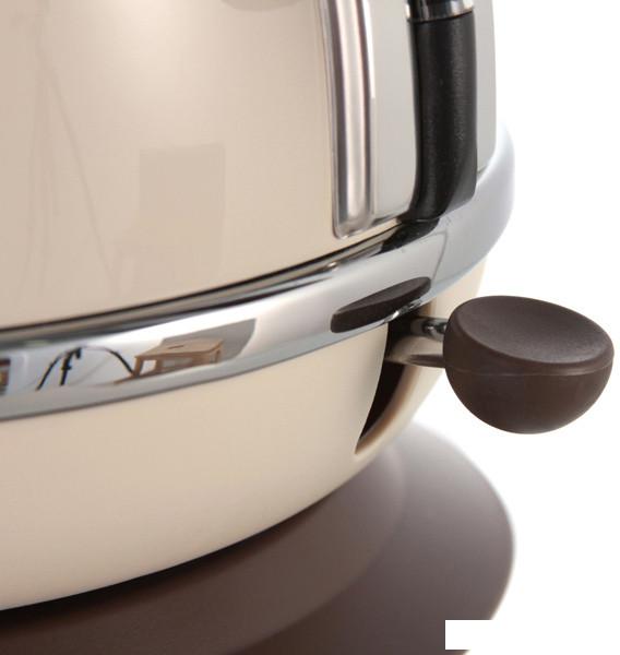 Электрический чайник DeLonghi KBOV 2001.BG