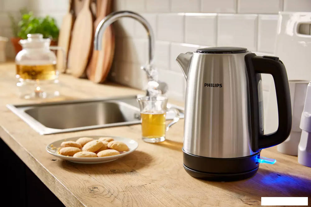 Электрический чайник Philips HD9350/90