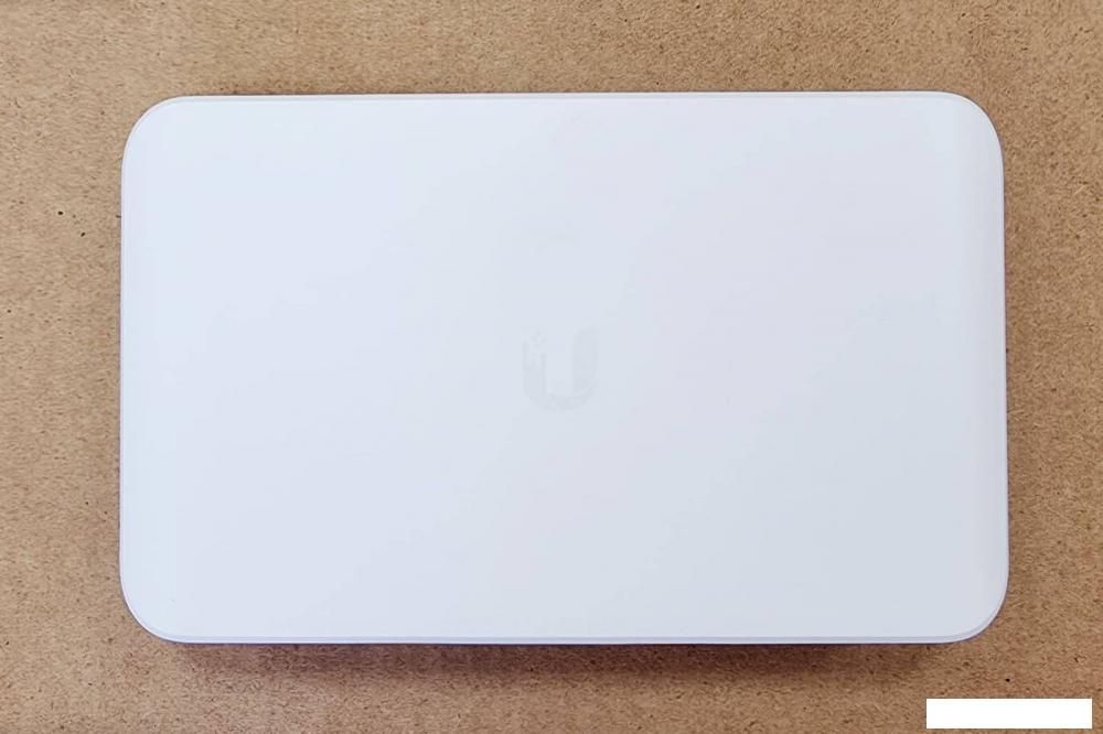 Управляемый коммутатор 2-го уровня Ubiquiti UniFi Switch Lite 8 POE