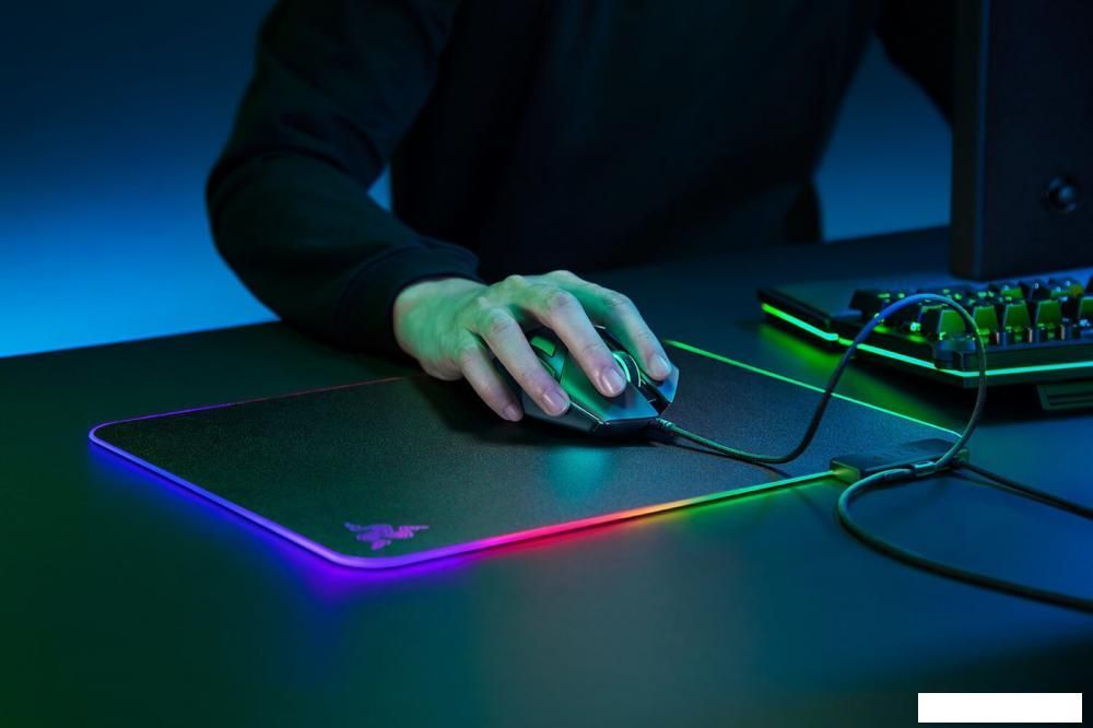 Коврик для мыши Razer Firefly V2