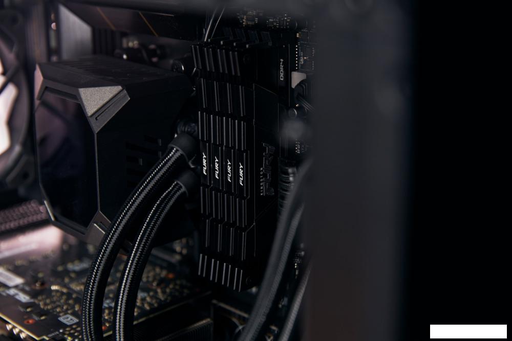 Оперативная память Kingston FURY Renegade 8ГБ DDR4 3200МГц KF432C16RB2/8