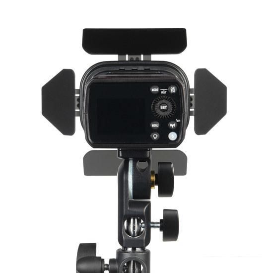Вспышка Godox Witstro AD200Pro (со шторками BD-07)