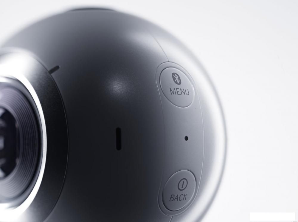 Экшен-камера Samsung Gear 360