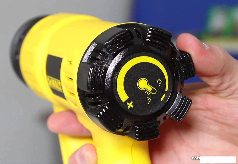 Промышленный фен DeWalt D26411