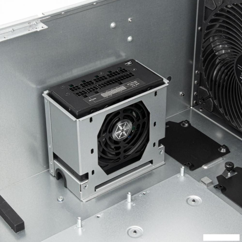 Корпус SilverStone RM51