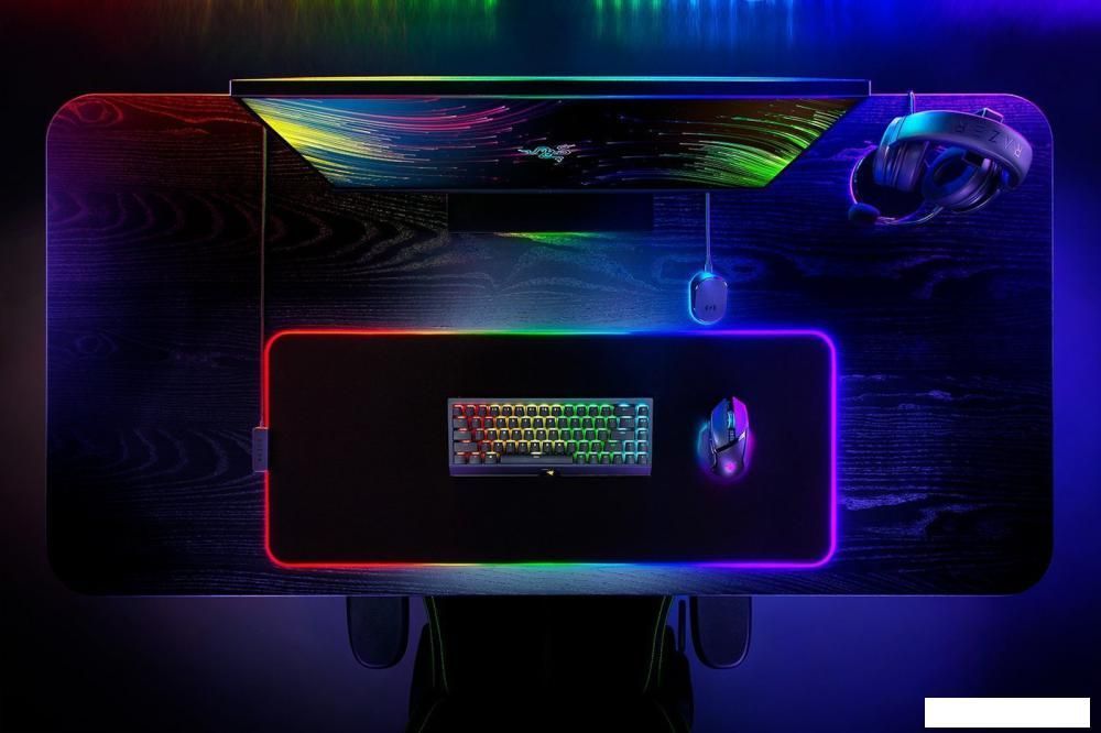 Коврик для стола Razer Strider Chroma