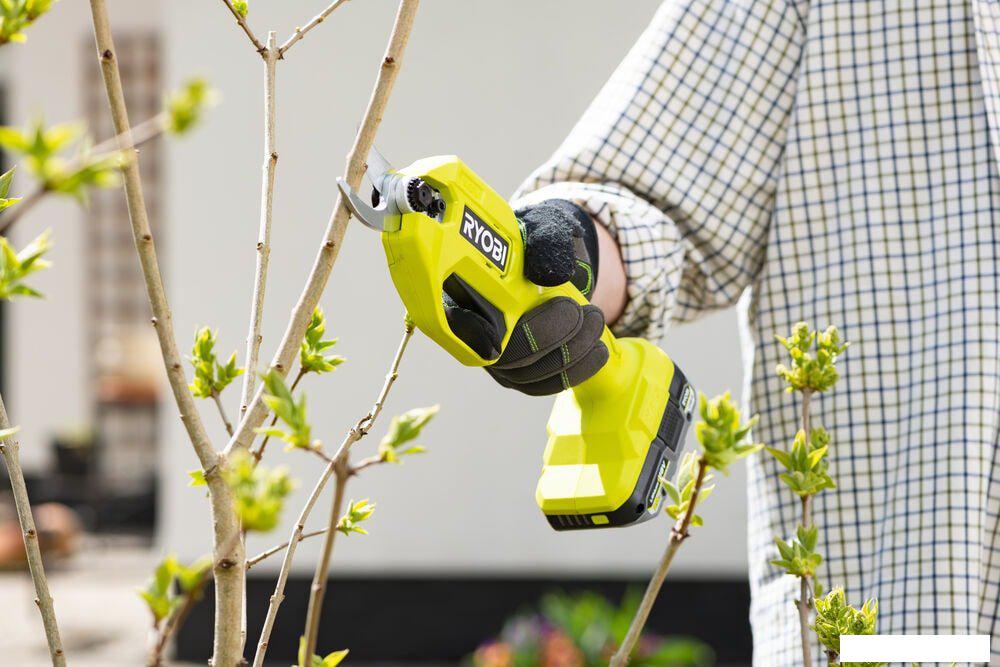 Секатор Ryobi RY18SCA-0 5133005024 (без АКБ)