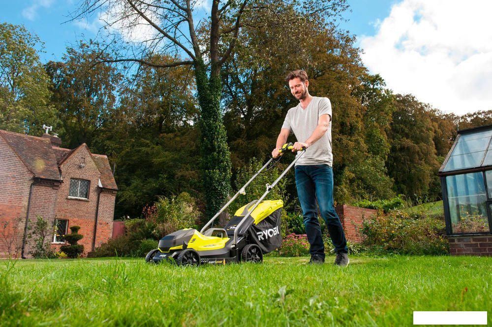 Газонокосилка Ryobi RLM18X33B-40 (с АКБ 4 Ah)