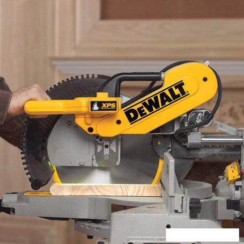 Торцовочная пила DeWalt DWS780