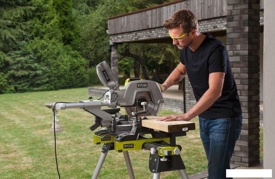 Торцовочная пила Ryobi EMS305RG