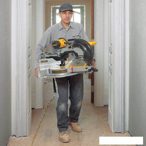 Торцовочная пила DeWalt DWS780